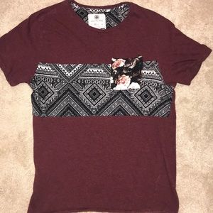 Men’s pattern pocket T